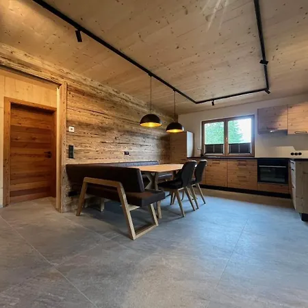 Laerchenchalet Am Weissensee Apartment *