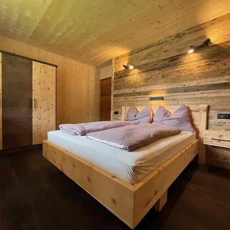 Laerchenchalet Am Weissensee * Oberdorf (Spittal an der Drau, Carinthia)